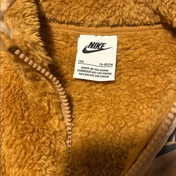 Nike Camel Fleece Vest Bundle - Picture 3 of 3